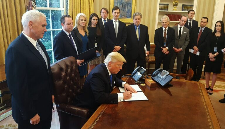 Donald Trump signs orders to green light the Keystone XL and Dakota Access pipelines