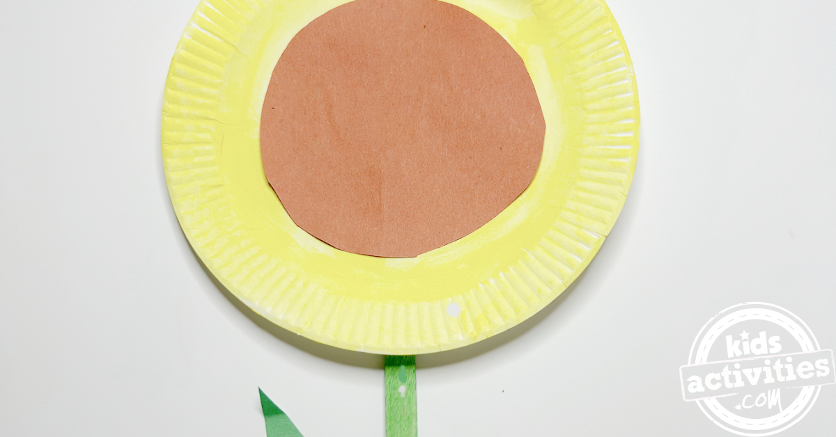 Simple Sunflower Paper Plate Craft for Preschoolers