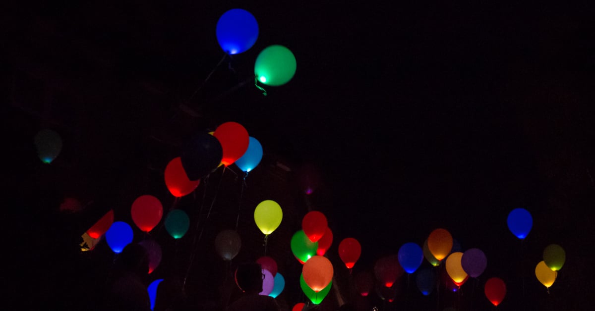 Make Easy Glow in the Dark Balloons with Glow Sticks