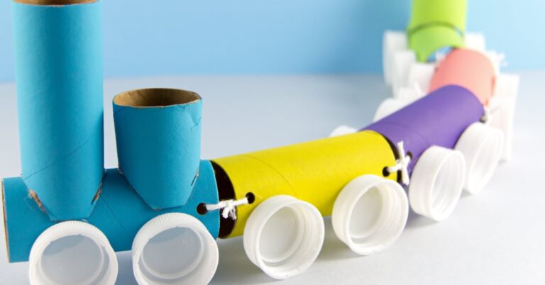 Easy Train Craft for Kids Made from Toilet Paper Rolls…Choo Choo!