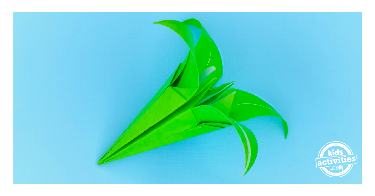 Simple and Fun Origami Lily Tutorial