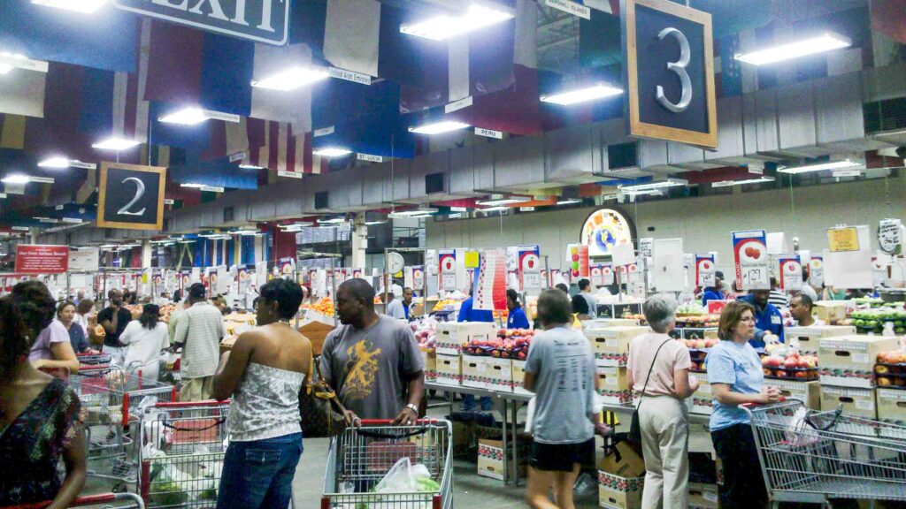 Hero Grocery store Tik Tok market interior Photo Thomas Kizauskas