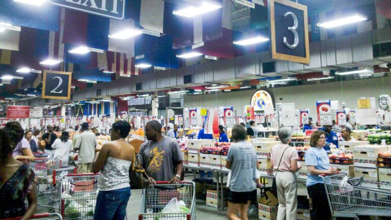 Hero Grocery store Tik Tok market interior Photo Thomas Kizauskas